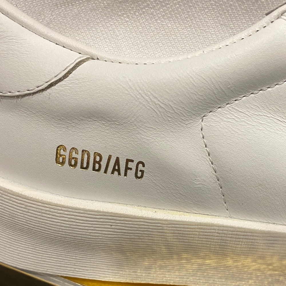 Golden Goose Cream Sneakers with Gold Detail - Picture 2 of 12